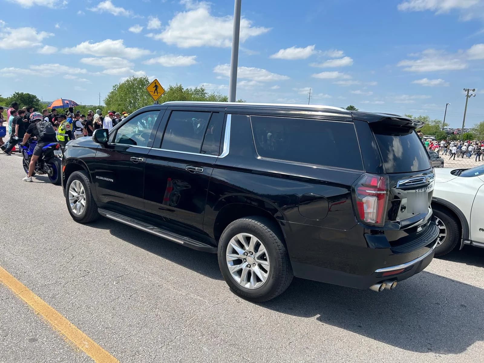 Luxury SUV, photo 1 of 7