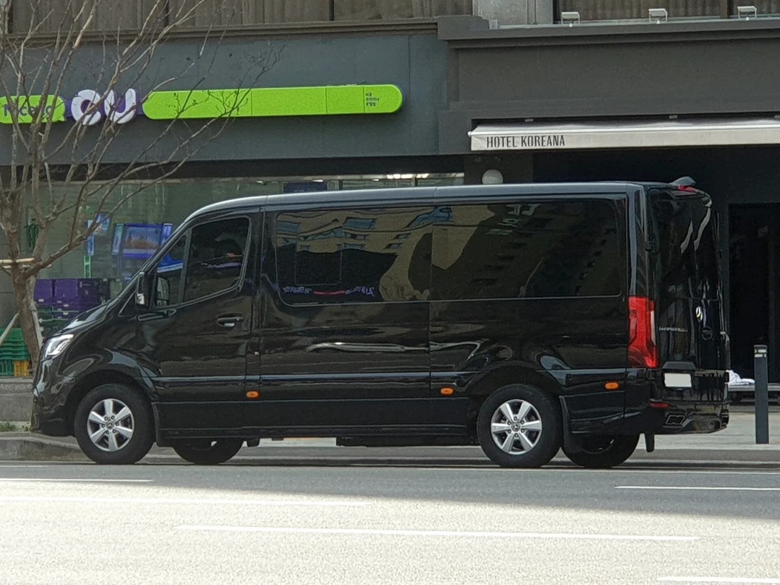 Sprinter van, photo 2 of 4